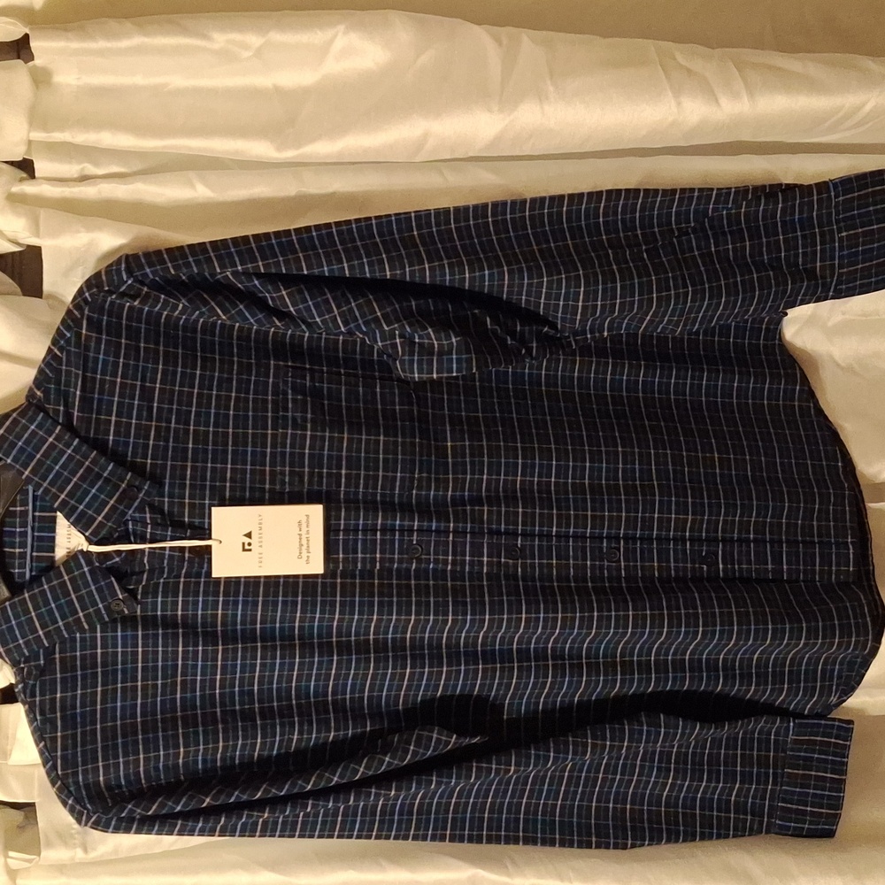 Free Assembly Button Down Shirt 🤎🤎🤎🤎